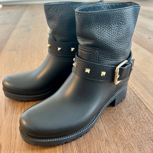 Feng Shoe ankle boots like new, size 38, black leather and rubber