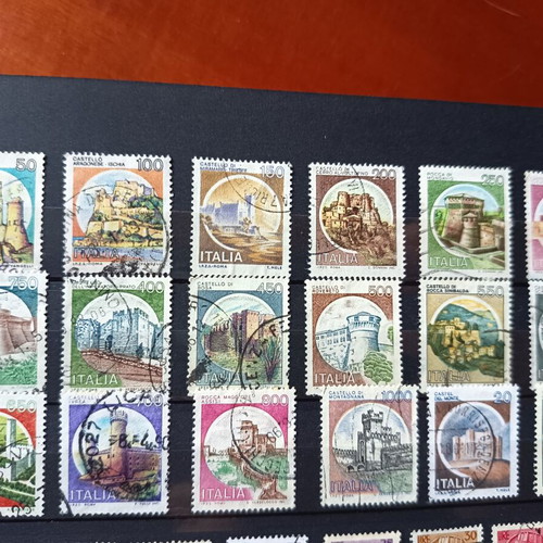 Castelli d'Italia Italian stamp collection, 18 pieces