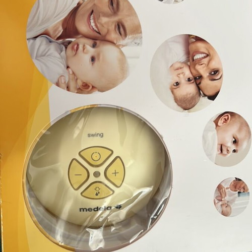 Medela breast pump like new with all contents