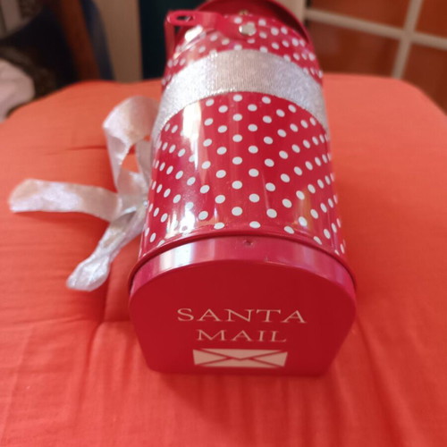 Christmas Metal Mailbox like new