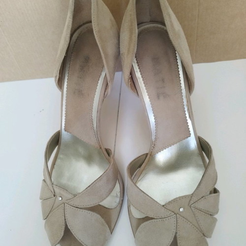 Matie sandals used, beige suede peep toe vintage, size 38