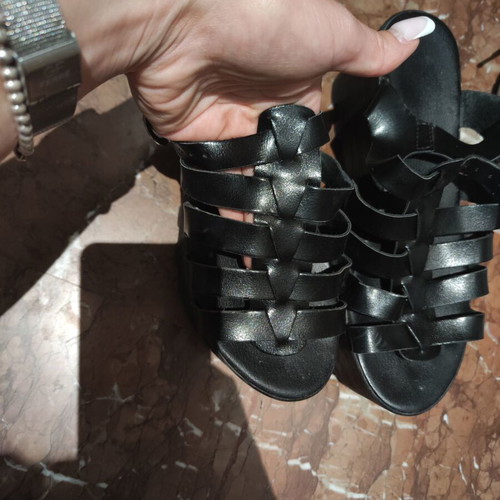 Flatform gladiator sandals black like new, size 37