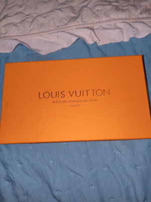 Γυναικεία τσάντα Louis Vuitton Fèlice Pochette καινούργια, καφέ με χρυσές λεπτομέρειες