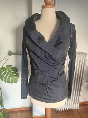 Vitamina blue night transparent long-sleeve shiny top XS/S like new