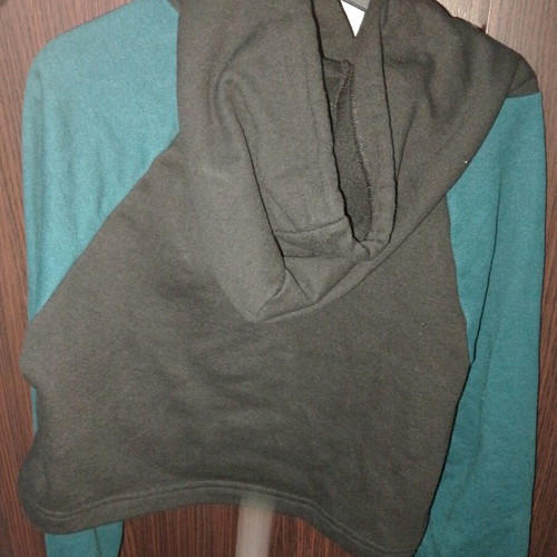 Crop sport shirt used, size S, black and green