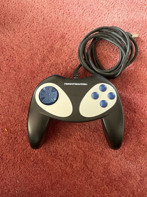 Trustmaster USB controller like new, ergonomic design