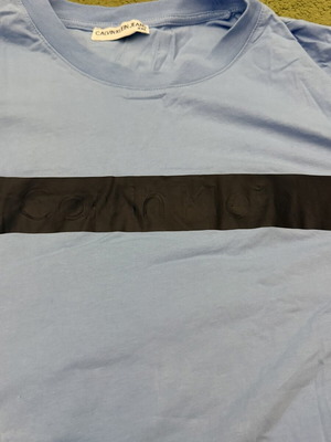Calvin Klein T-shirt size XL like new with embossed letters