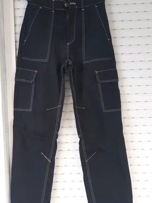 Bershka cargo black jeans with contrast stitching like new, size XS