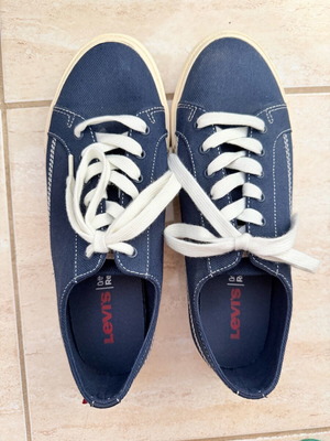 Αθλητικά παπούτσια Levi’s σαν καινούργιο, μπλε, μέγεθος 42