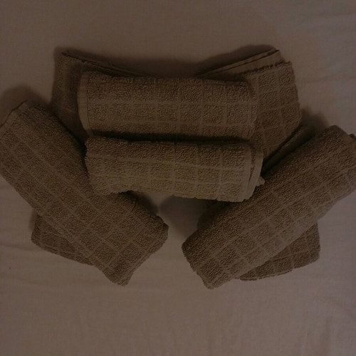 Towel sets like new, 2 gray sets for body face hands, 6 towels total
