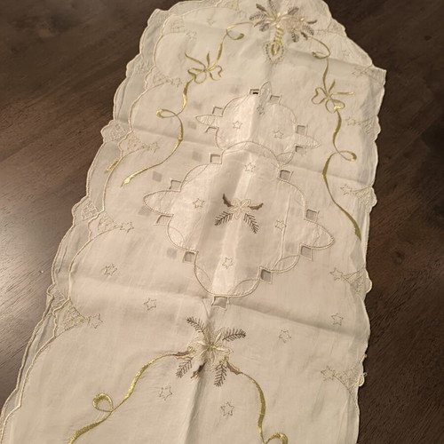 Table Runner with Gold Design like new