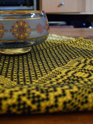Double-sided loom table runner new, 91x49 cm