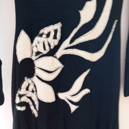 Dress black with white thin wool like new, tight fit