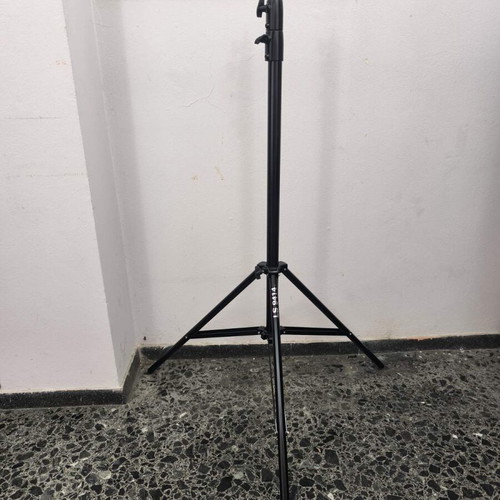 Photographic tripods new, large up to 5 meters with spotlights