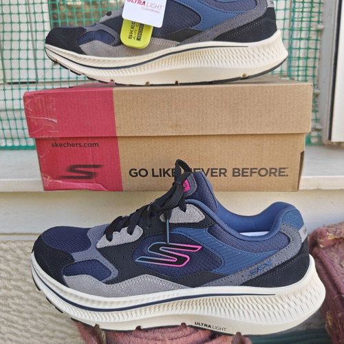 Skechers Go Run Consistent 2.0 Athletic Shoes new, size 38
