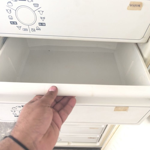 Siemens freezer used with six drawers