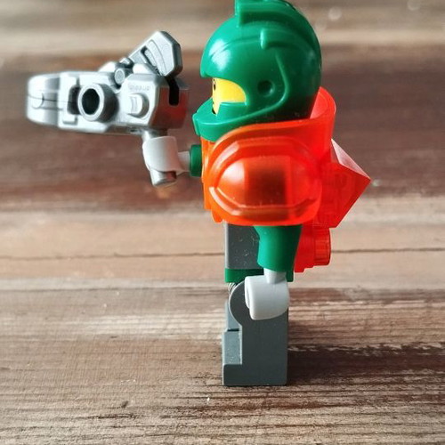 Lego Minifigure Nexo Knights nex068 Aaron used, trans neon orange armor