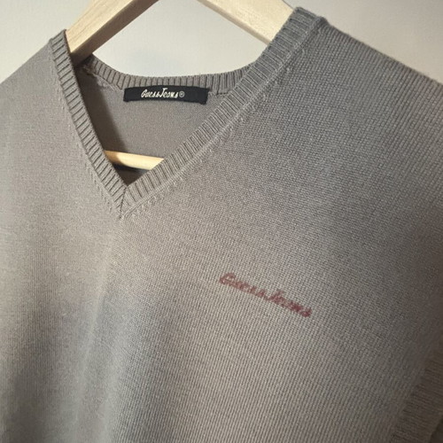 Guess sleeveless knitted sweater, grey, size L