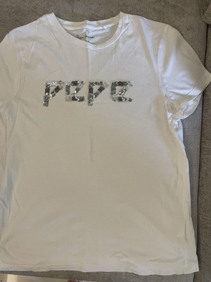 Pepe Jeans mako t-shirt like new with embroidered sequins, size M