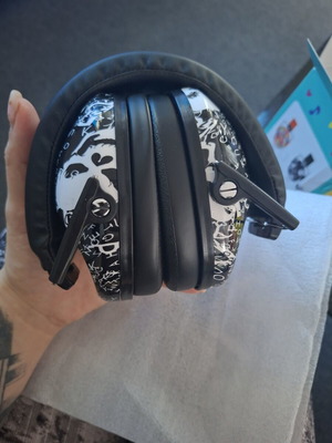 Slim Skull Noise Cancelling Earmuffs for Kids new