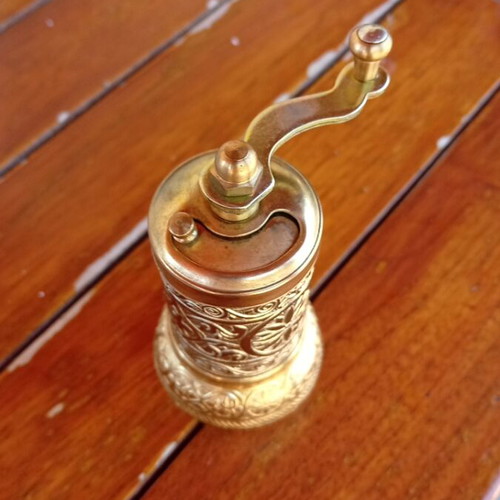 Acar traditional Turkish spice grinder