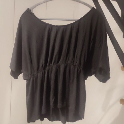 Black blouse with elastic waist, evaze style