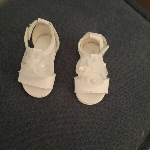 Babywalker baptism shoes size 19 like new