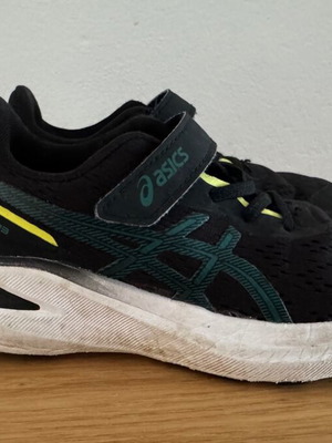 Asics αθλητικά παπούτσια μεταχειρισμένα, μέγεθος 30, μαύρα