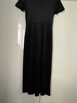 Black velvet dress Zara like new, midi with slit, size small