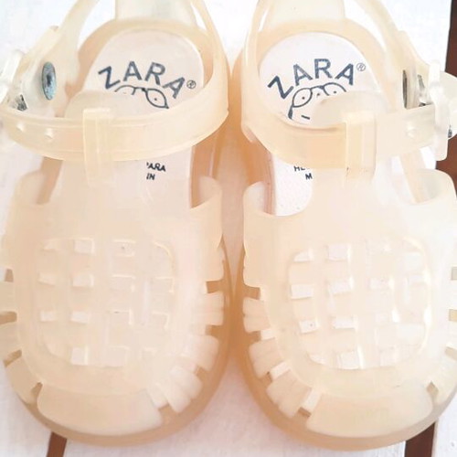 Zara Beach shoes like new, plastic elastic unisex size 18, 1 year old