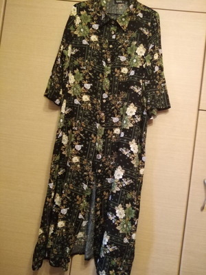 Long dress with buttons and 3/4 sleeves like new