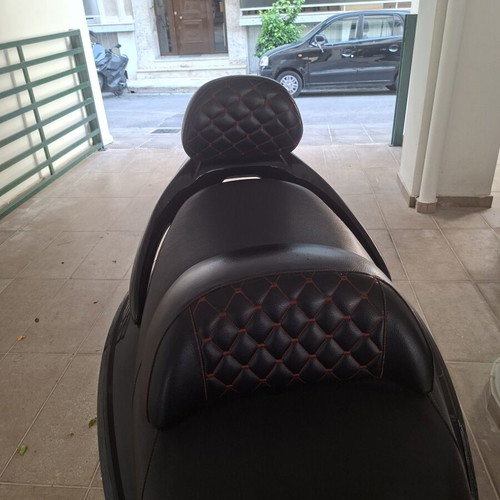 Sym GTS 300i EVO scooter, black, automatic
