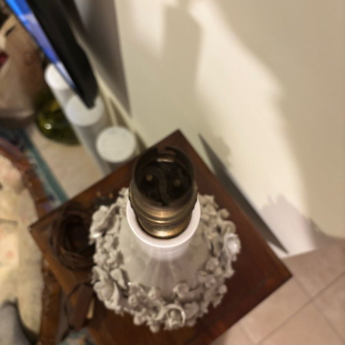 Capodimonte handmade table lamp used in excellent condition