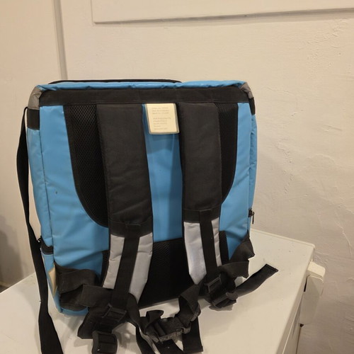 Wolt delivery box with strap