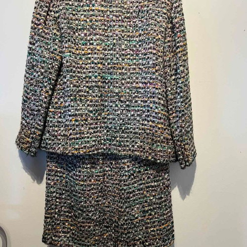 Women’s tweed suit jacket and skirt like new, multicolor, S/XS