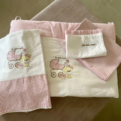Crib quilt 100x140 and bedding set like new