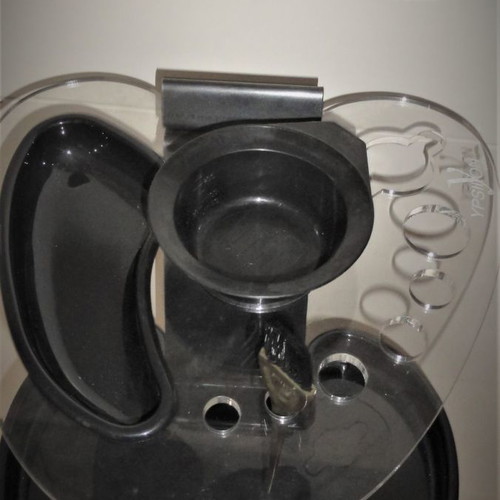 Salon assistant new with metal frame and plexiglass surface