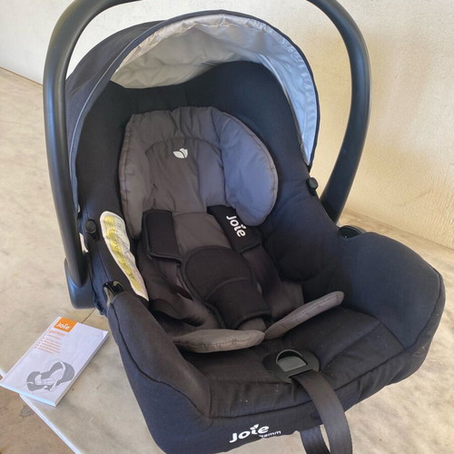 Joie Gemm baby car seat with isofix base like new