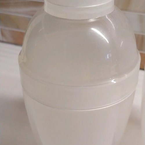 Plastic shakers set of 2 new