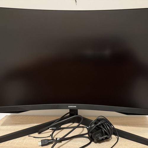 Samsung Odyssey G5 27” Gaming Monitor like new