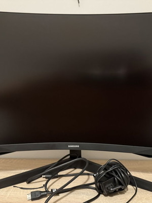 Samsung Odyssey G5 27” Gaming Monitor like new