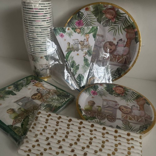 Jungle birthday set new for 25 people