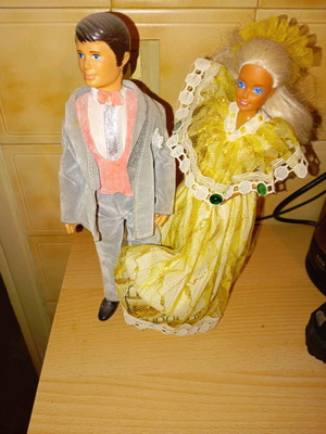 Decorative dolls like new