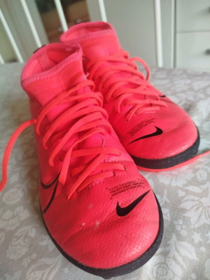 Nike football shoes used for boy size 32 red