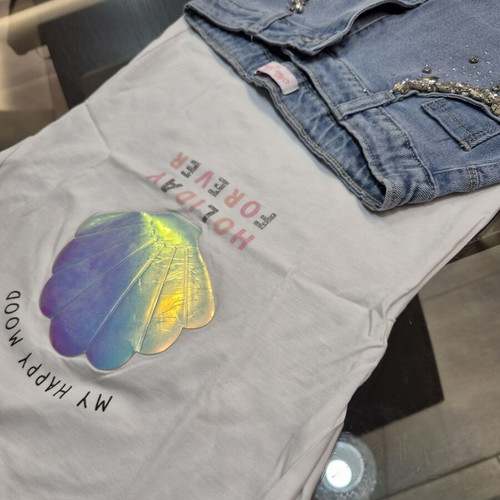 Girls' set with strass, like new, T-shirt and denim shorts