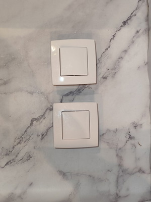 Set of 2 white simple wall switches