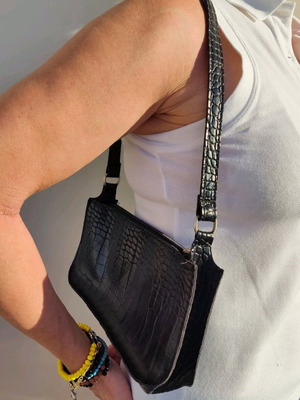 Black shoulder bag like new
