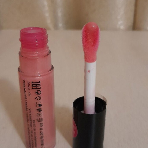 Mon Rêve Shiny Lips Lip Gloss shade 02 new