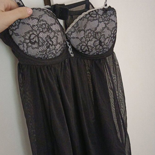 Lingerie top H&M like new, black and white, for A-B cups