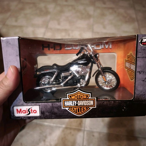 Maisto Harley Davidson motorcycle 2012 new